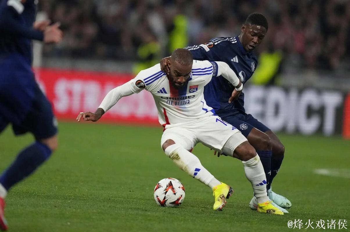 曼联与里昂中场托利索接触，球员愿意考虑转会